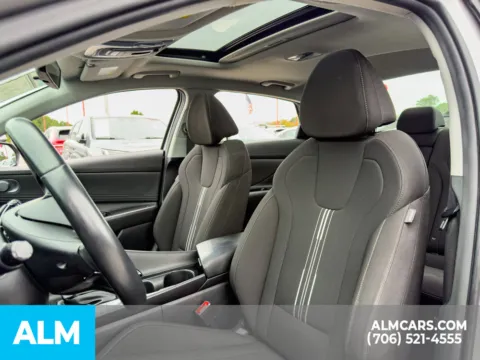 More photos of 2025 Hyundai Elantra SEL Convenience at ALM Hyundai Athens, GA