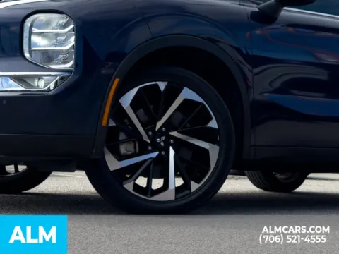 More photos of 2024 Mitsubishi Outlander SE at ALM Hyundai Athens, GA