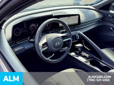 More photos of 2025 Hyundai Elantra SEL Convenience at ALM Hyundai Athens, GA