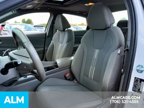 More photos of 2025 Hyundai Elantra SEL Convenience at ALM Hyundai Athens, GA