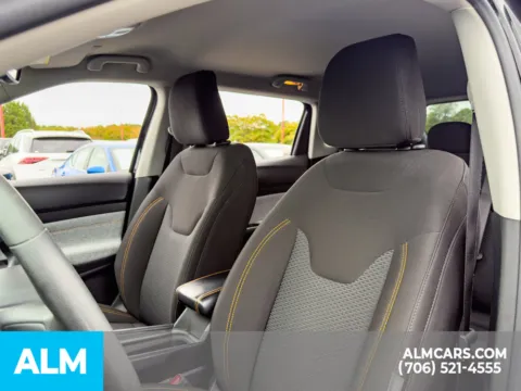 More photos of 2022 Jeep Compass Sport at ALM Hyundai Athens, GA