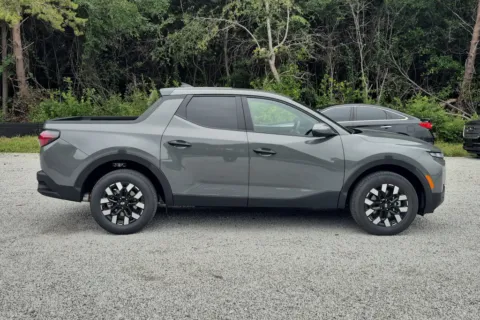 More photos of 2027 Hyundai Santa Cruz SE at ALM Hyundai Athens, GA