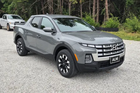 Another view of 2027 Hyundai Santa Cruz SE for sale in Athens, GA at ALM Hyundai Athens