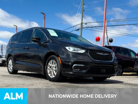More photos of 2023 Chrysler Pacifica Touring L at ALM Hyundai Athens, GA