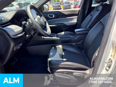 More photos of 2025 Jeep Compass Latitude at ALM Hyundai Athens, GA