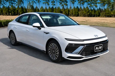 Another view of 2027 Hyundai Sonata Hybrid Limited for sale in Athens, GA at ALM Hyundai Athens