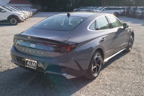More photos of 2027 Hyundai Sonata SEL Sport at ALM Hyundai Athens, GA