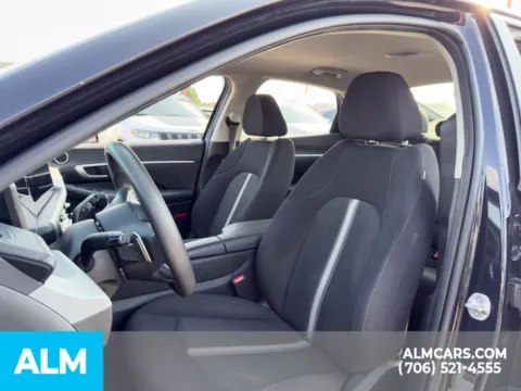 More photos of 2025 Hyundai Sonata SEL at ALM Hyundai Athens, GA