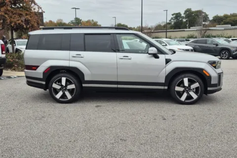 More photos of 2027 Hyundai Santa Fe Hybrid Limited at ALM Hyundai Athens, GA