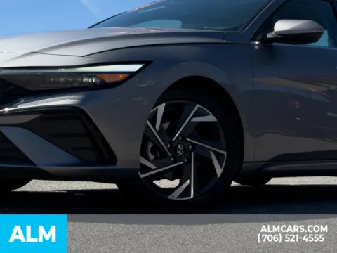 More photos of 2025 Hyundai Elantra SEL Convenience at ALM Hyundai Athens, GA