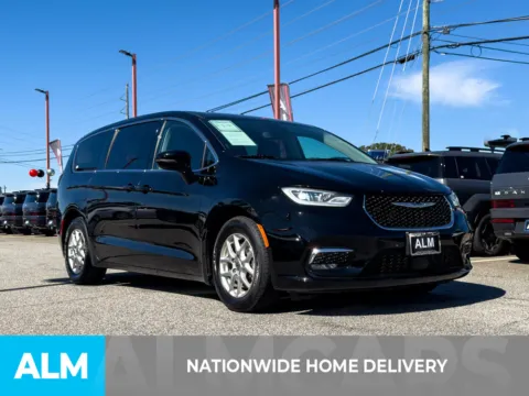 More photos of 2024 Chrysler Pacifica Touring L at ALM Hyundai Athens, GA