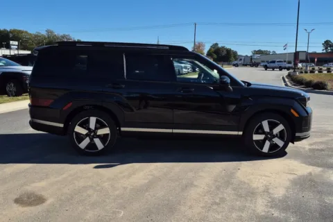 More photos of 2027 Hyundai Santa Fe Hybrid Limited at ALM Hyundai Athens, GA