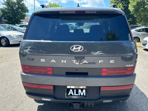 More photos of 2025 Hyundai Elantra Hybrid Limited at ALM Hyundai Athens, GA