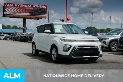 More photos of 2022 Kia Soul LX at ALM Hyundai Athens, GA