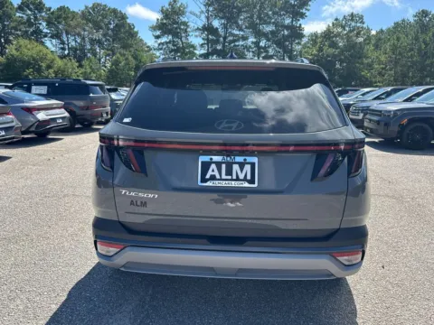 More photos of 2025 Hyundai Tucson Limited at ALM Hyundai Athens, GA
