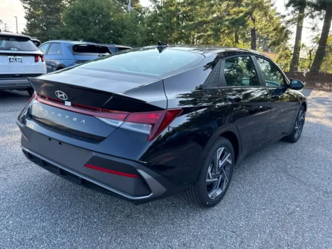 More photos of 2025 Hyundai Elantra SEL Sport at ALM Hyundai Athens, GA