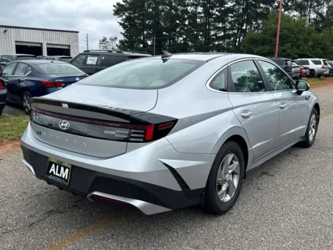 More photos of 2025 Hyundai Sonata SE at ALM Hyundai Athens, GA