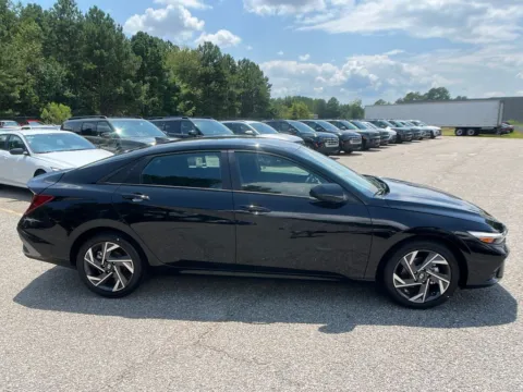 More photos of 2025 Hyundai Elantra SEL Sport at ALM Hyundai Athens, GA