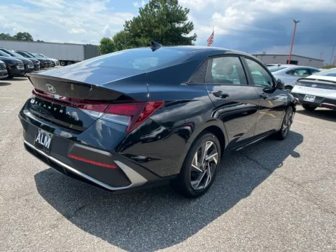 More photos of 2025 Hyundai Elantra SEL Sport at ALM Hyundai Athens, GA