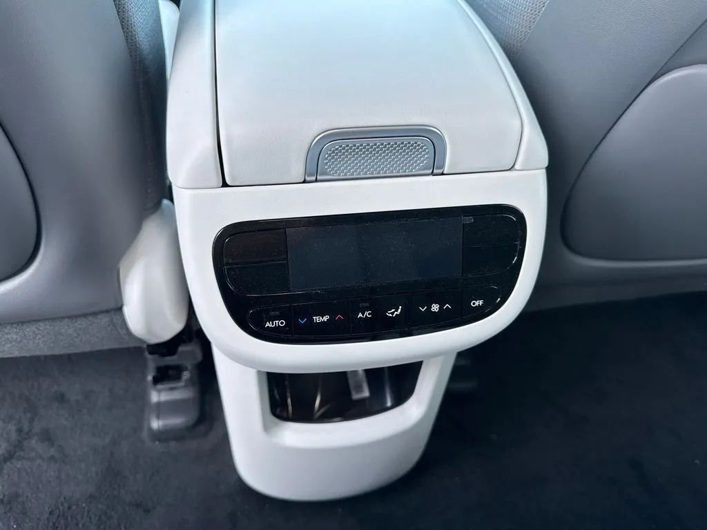 2026 Hyundai IONIQ 9 SE - Photo 15