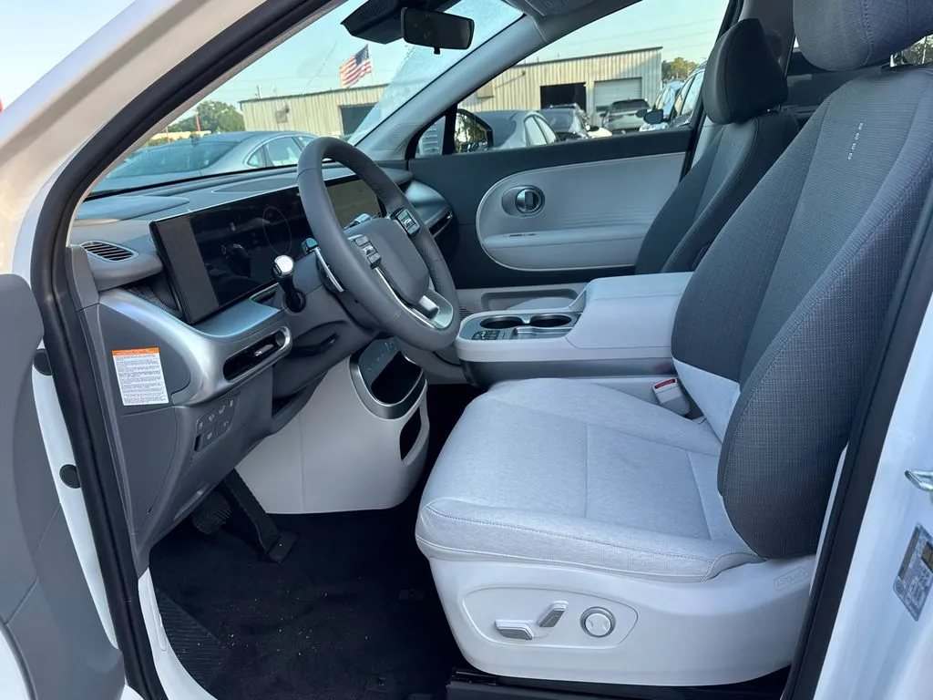2026 Hyundai IONIQ 9 SE - Photo 10
