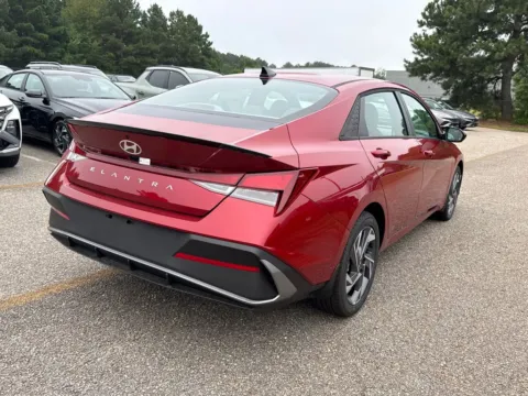 More photos of 2025 Hyundai Elantra SEL Sport at ALM Hyundai Athens, GA