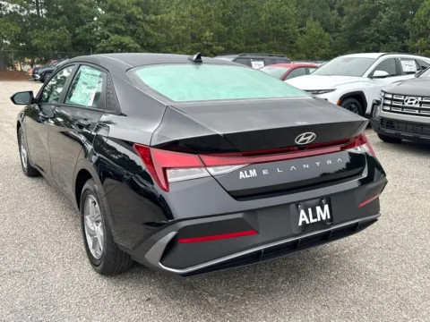 Another view of 2025 Hyundai Elantra SE for sale in Athens, GA at ALM Hyundai Athens