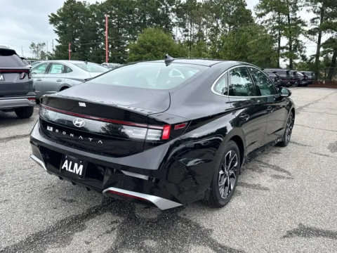 More photos of 2025 Hyundai Sonata SEL at ALM Hyundai Athens, GA