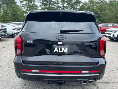 More photos of 2025 Hyundai Palisade Calligraphy Night Edition at ALM Hyundai Athens, GA