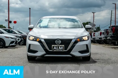 More photos of 2022 Nissan Sentra SR at ALM Hyundai Athens, GA