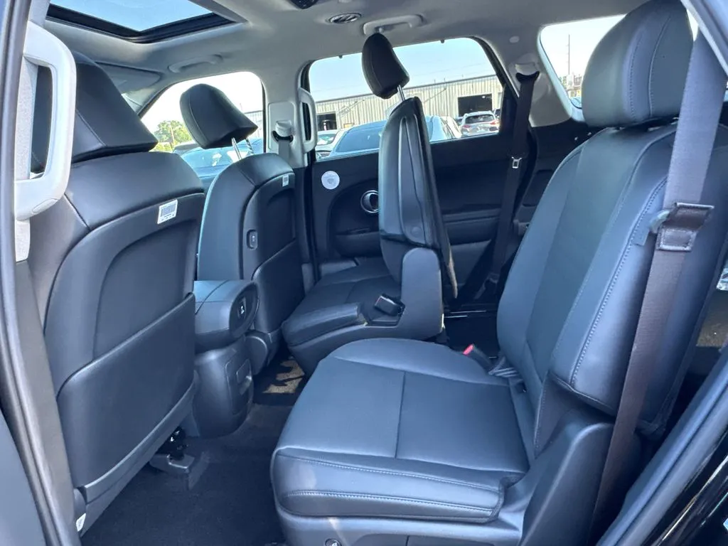 2026 Hyundai Palisade Limited - Photo 12