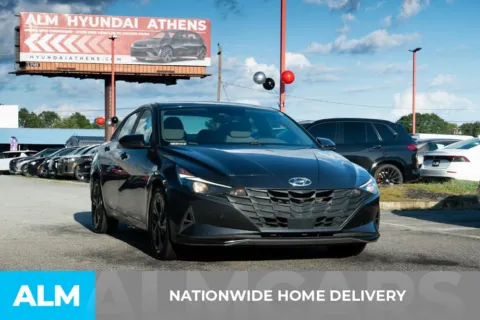 More photos of 2022 Hyundai Elantra SEL at ALM Hyundai Athens, GA