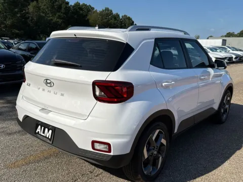 More photos of 2025 Hyundai Venue SEL at ALM Hyundai Athens, GA