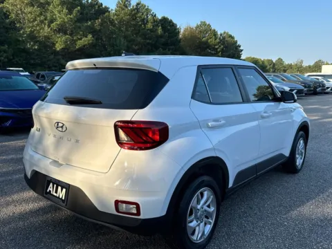 More photos of 2025 Hyundai Venue SE at ALM Hyundai Athens, GA