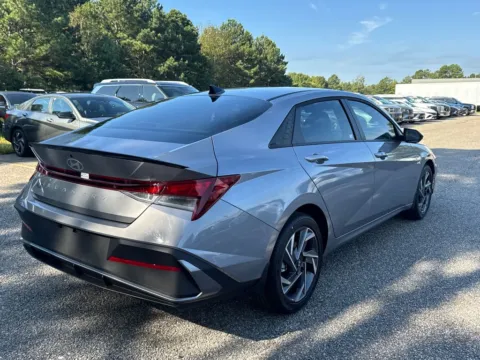 More photos of 2025 Hyundai Elantra SEL Sport at ALM Hyundai Athens, GA