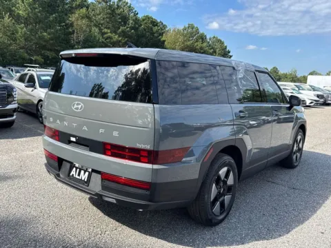 More photos of 2026 Hyundai Santa Fe Hybrid SE at ALM Hyundai Athens, GA