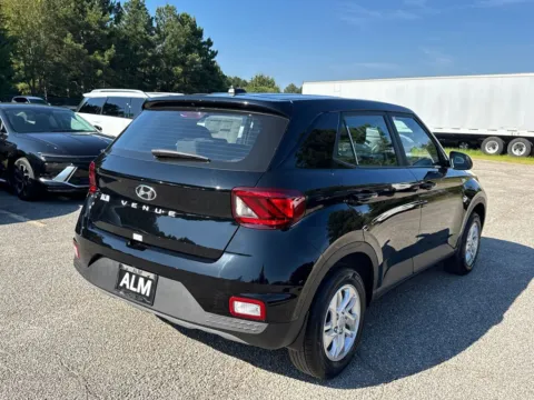 More photos of 2025 Hyundai Venue SE at ALM Hyundai Athens, GA