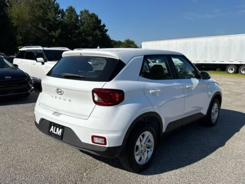 More photos of 2025 Hyundai Venue SE at ALM Hyundai Athens, GA