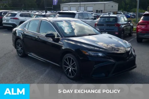 More photos of 2023 Toyota Camry SE at ALM Hyundai Athens, GA