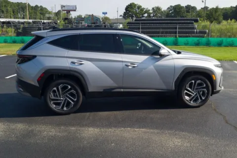 More photos of 2025 Hyundai Tucson Hybrid Limited at ALM Hyundai Athens, GA