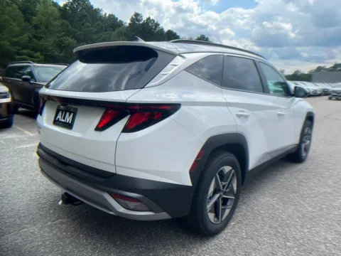 More photos of 2025 Hyundai Tucson SEL at ALM Hyundai Athens, GA