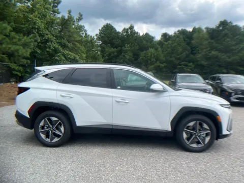More photos of 2025 Hyundai Tucson SEL at ALM Hyundai Athens, GA