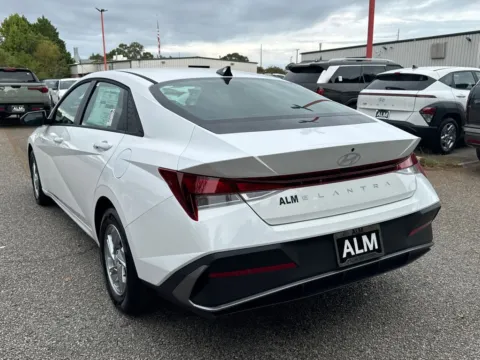 Another view of 2025 Hyundai Elantra SE for sale in Athens, GA at ALM Hyundai Athens