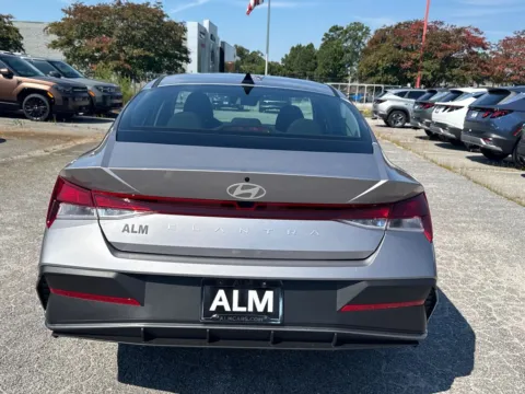 More photos of 2025 Hyundai Elantra SE at ALM Hyundai Athens, GA