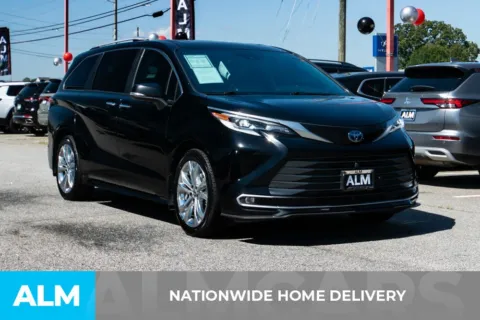 More photos of 2023 Toyota Sienna Platinum at ALM Hyundai Athens, GA