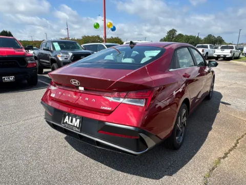 More photos of 2025 Hyundai Elantra Limited at ALM Hyundai Athens, GA