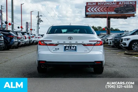More photos of 2025 Toyota Camry SE at ALM Hyundai Athens, GA