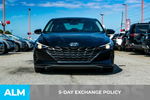 More photos of 2023 Hyundai Elantra SEL at ALM Hyundai Athens, GA