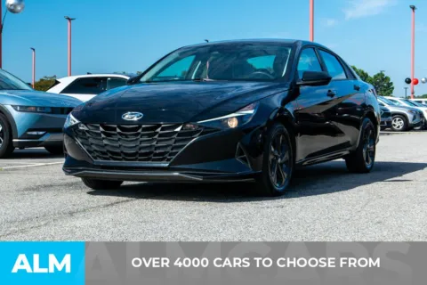 Another view of 2023 Hyundai Elantra SEL for sale in Athens, GA at ALM Hyundai Athens