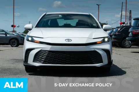 More photos of 2025 Toyota Camry SE at ALM Hyundai Athens, GA